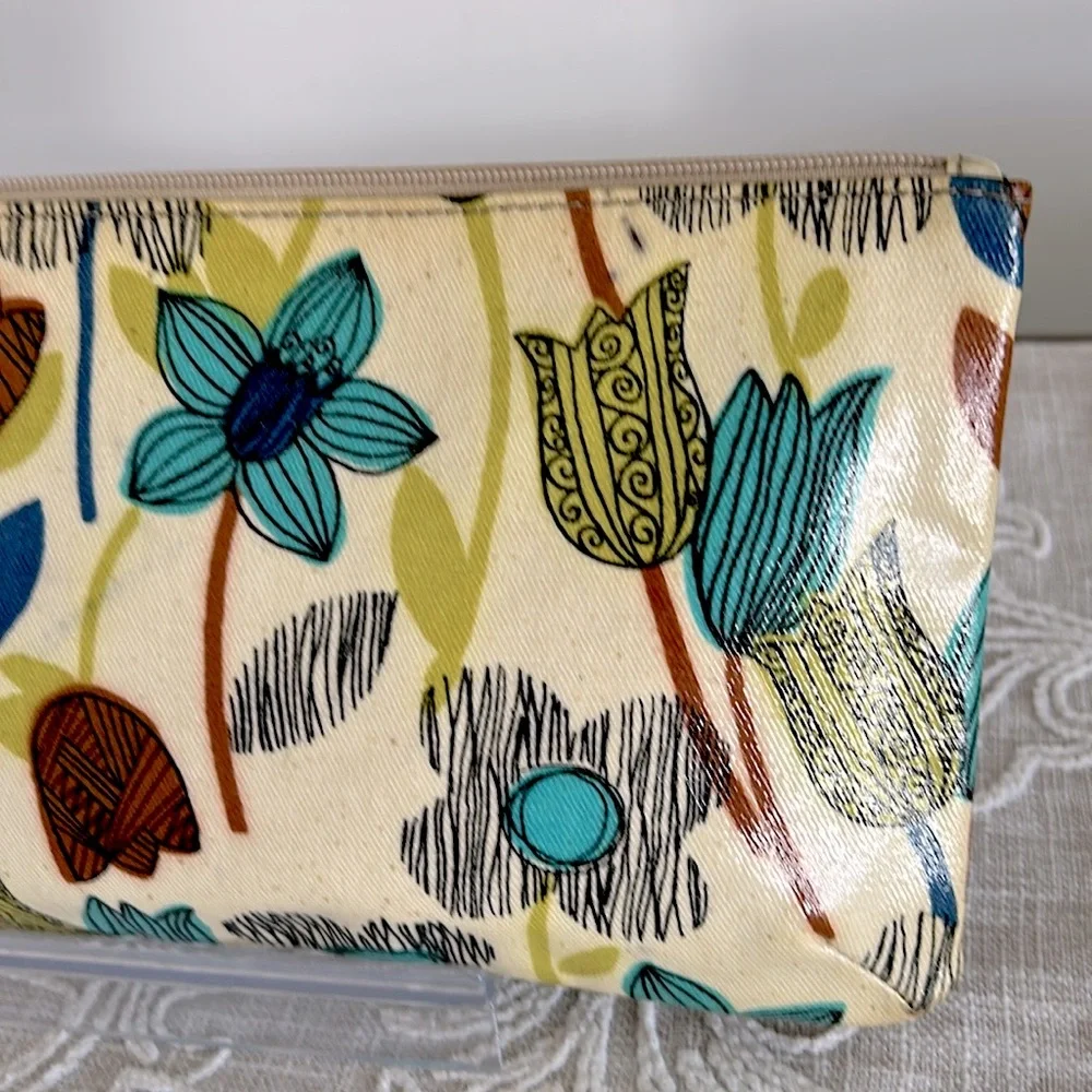 Fossil Key-Per Floral Patterned  Case/pouch